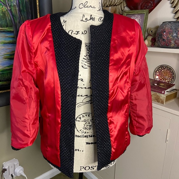 Basketweave black tweed 3/4 sleeve, red lining dinner jacket. Size L - Picture 9 of 11